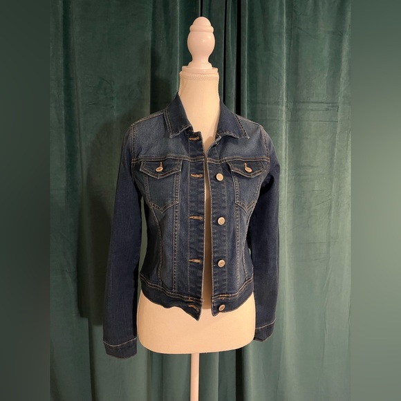 Jean Jacket - Picture 1 of 5